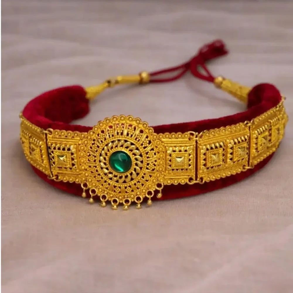 Green stone guloband design