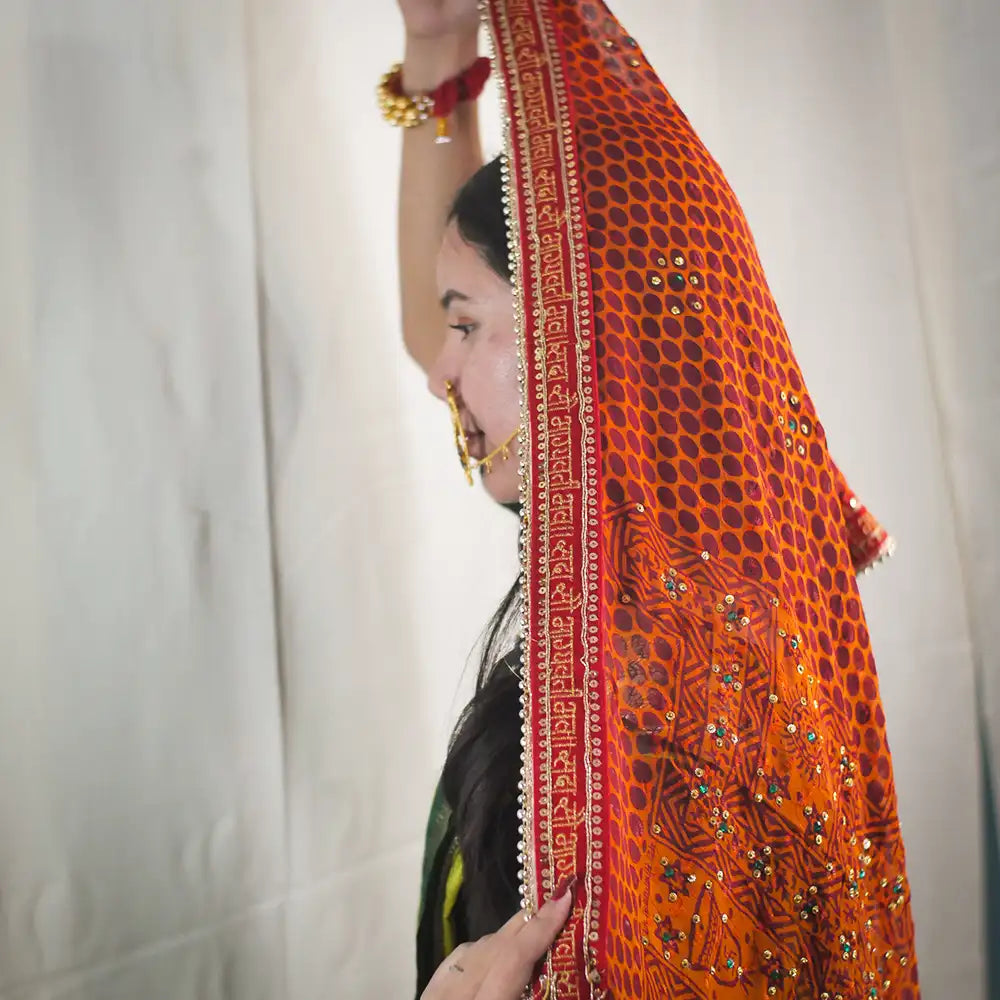 MIJAAT Pahadi Short Pichoda Stall | Red Payal Lace Border | Sada Sobhagywati bhawah
