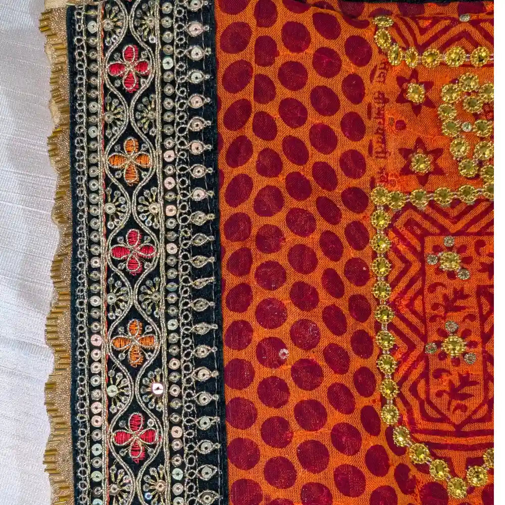 MIJAAT Pahadi Short Pichoda Stole | Georgette Chicken Fabric | Dark Green Katdani Border with Red-Orange Floral Threadwork