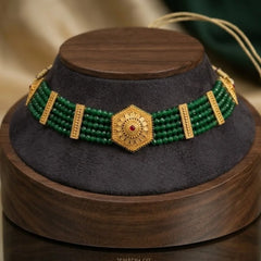 green choker